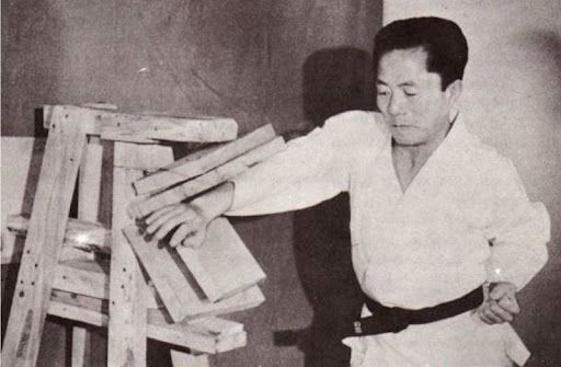 General Choi Hong Hi knifehand break