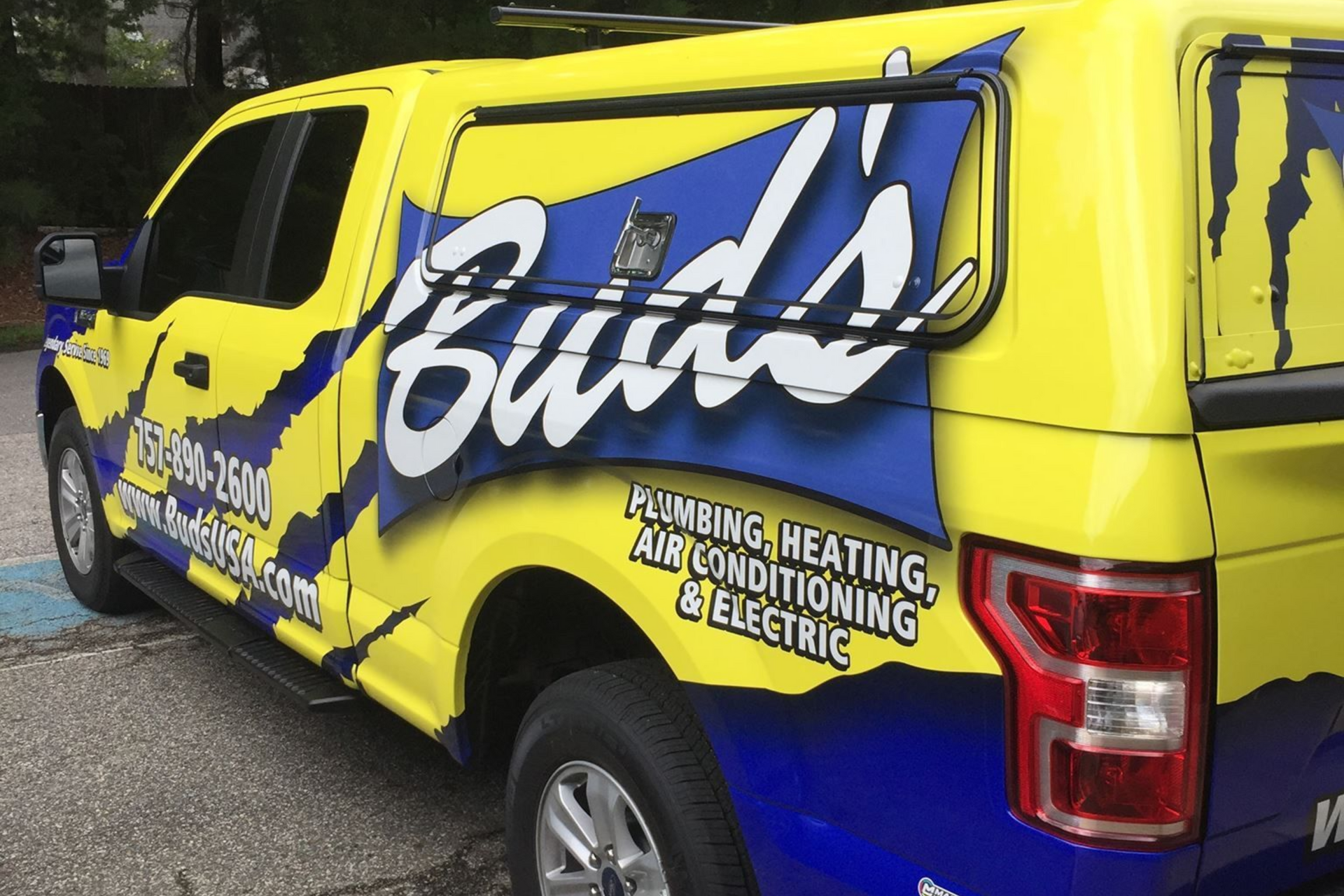 Mainivent Advertising case study showcasing how Bud's Heating & Air increased annual net profit by 40%, reduced advertising costs by 20%, and improved market share through strategic marketing.