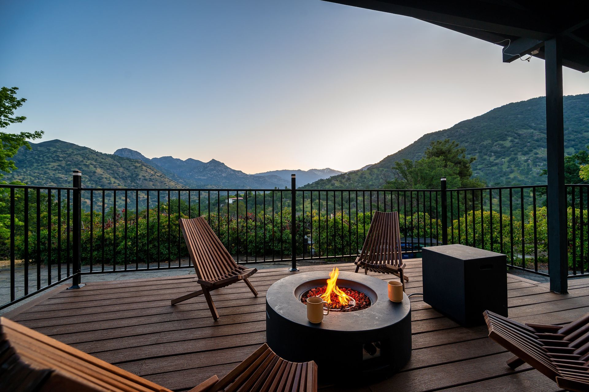 Sierra Skyline outdoor entertaining deck and fire pit area