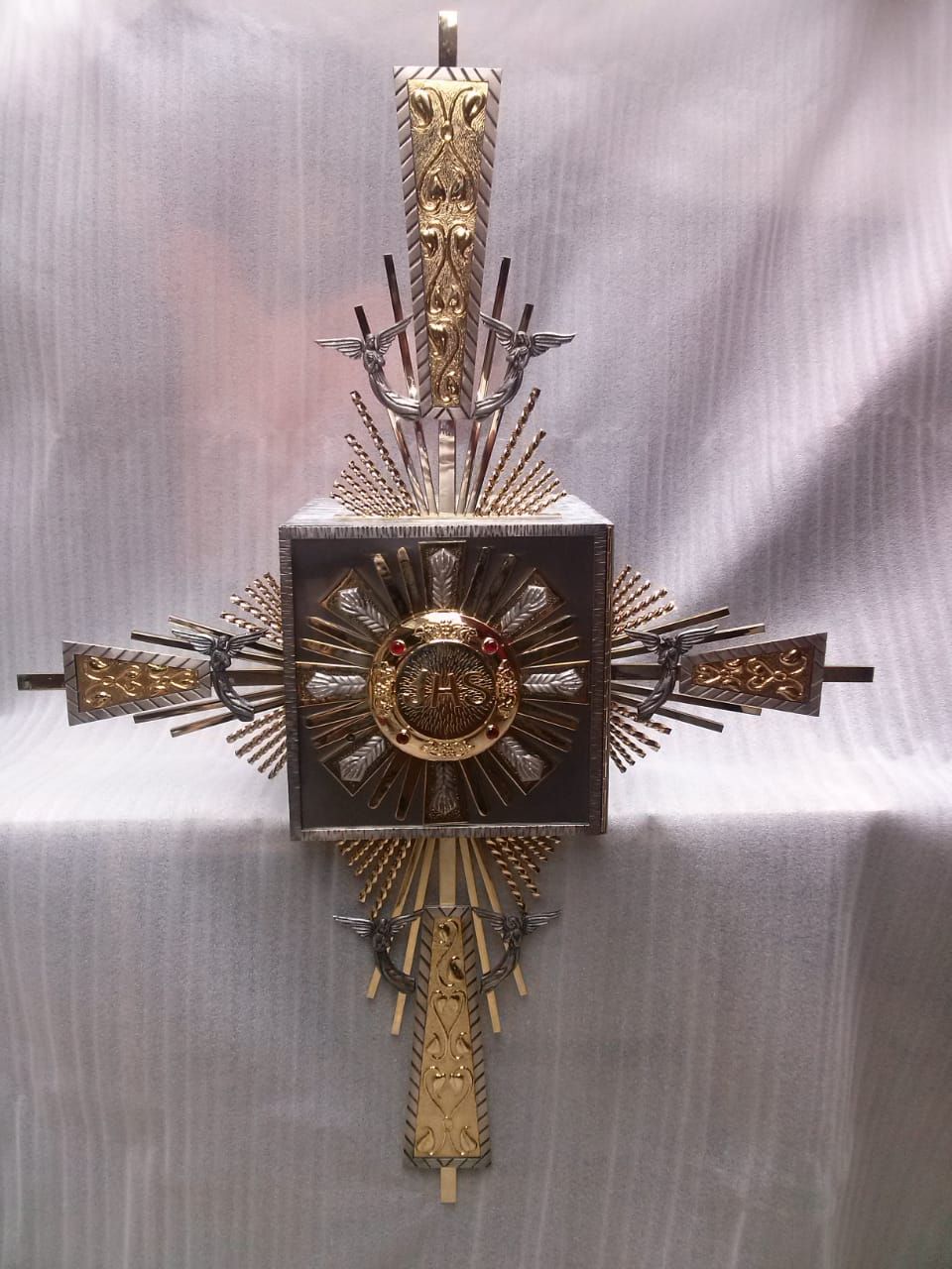 Sagrario fino con resplandor