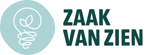Logo met een gloeilampicoon in een lichtblauwe cirkel, naast de donkergroene tekst