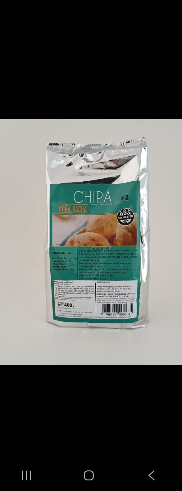 Una bolsa plateada de pie que contiene mezcla para patatas fritas