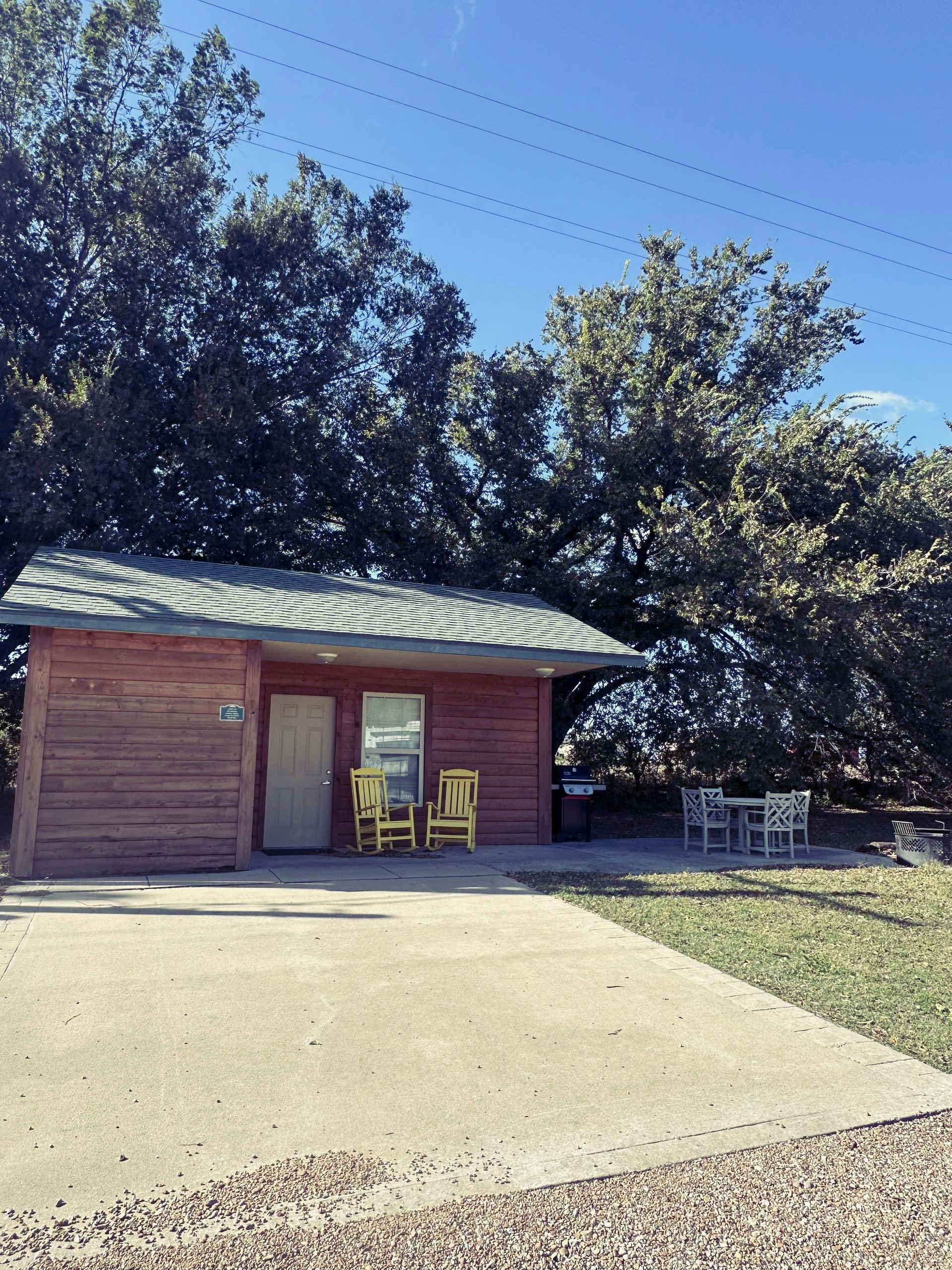 Cabin 4 - Outside