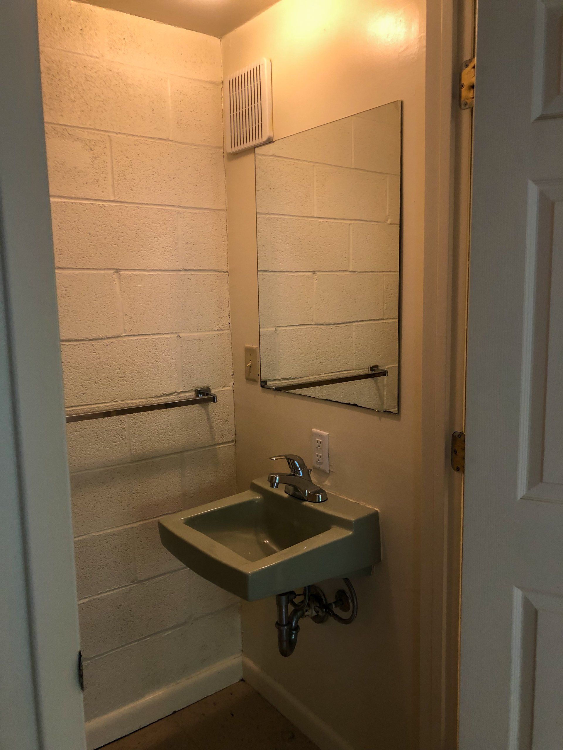 Bathroom sink