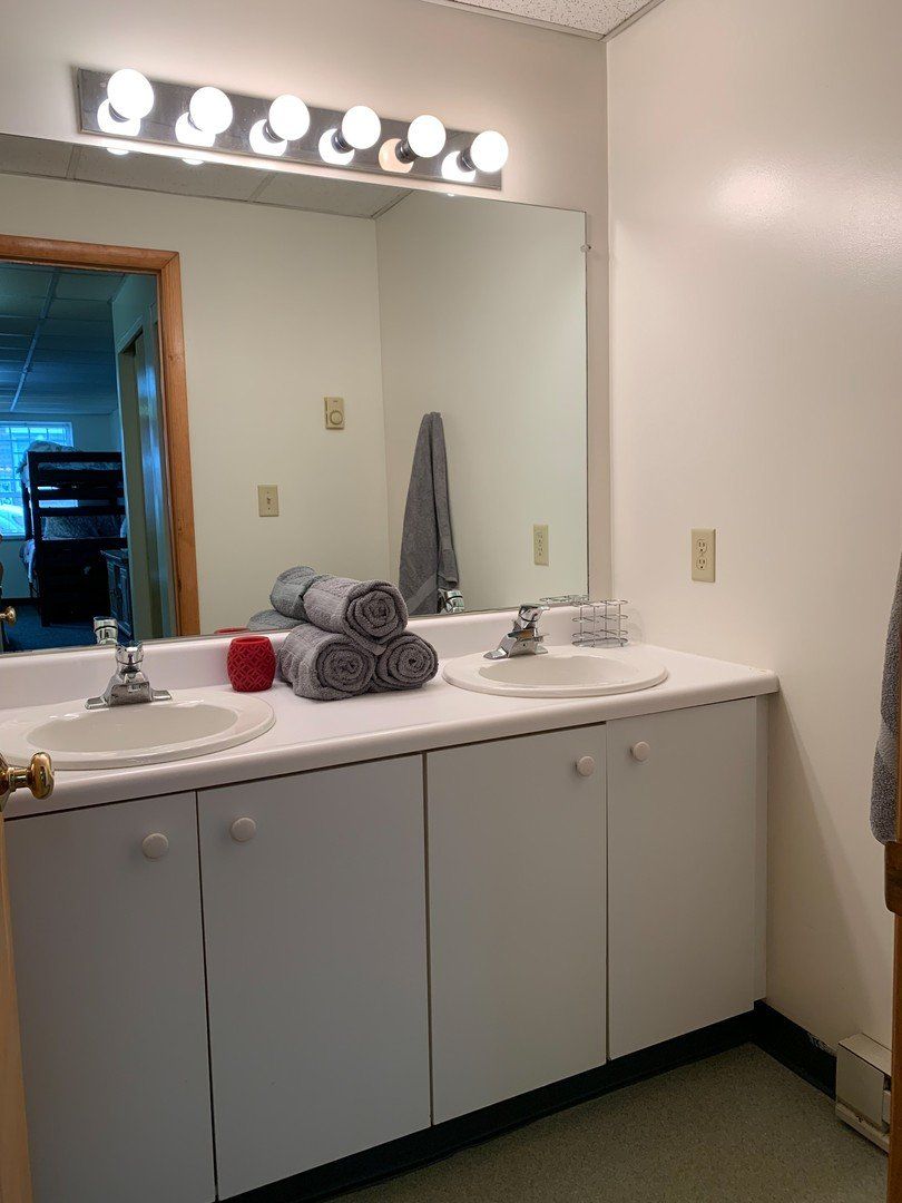 Bathroom sink