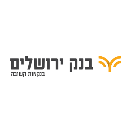לוגו לחברה בעברית עם y צהוב על רקע לבן.