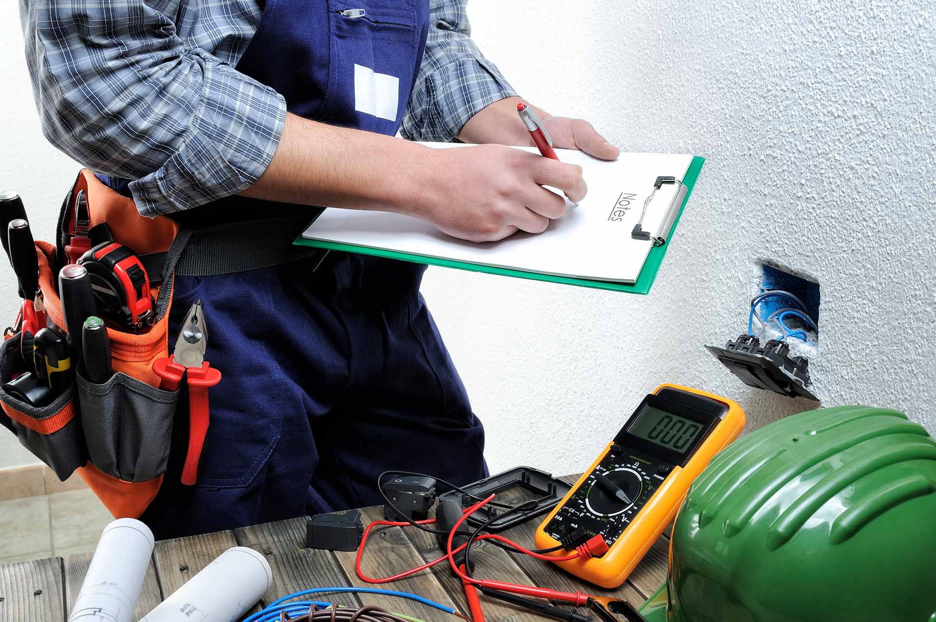 Canberra Electrician updating power points in home - AirConditioning Canberra Mitchell ACT 