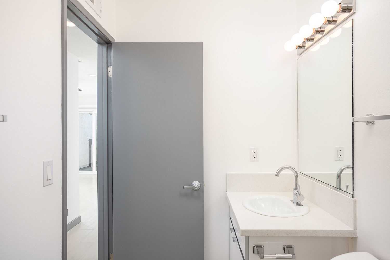 Sliding Photo Gallery Displaying Apartment Features - Bathroom