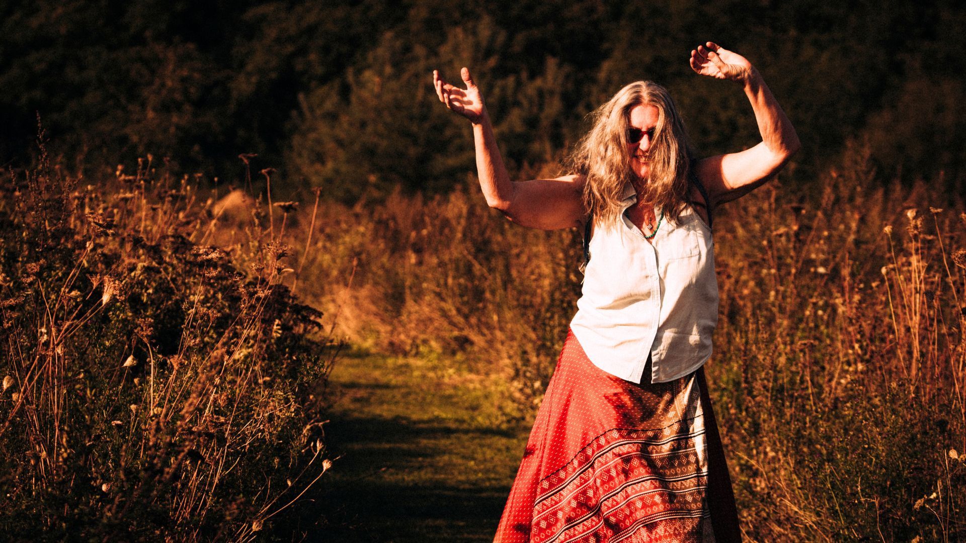 Trauma release therapie Silvia danst om trauma vrij te laten