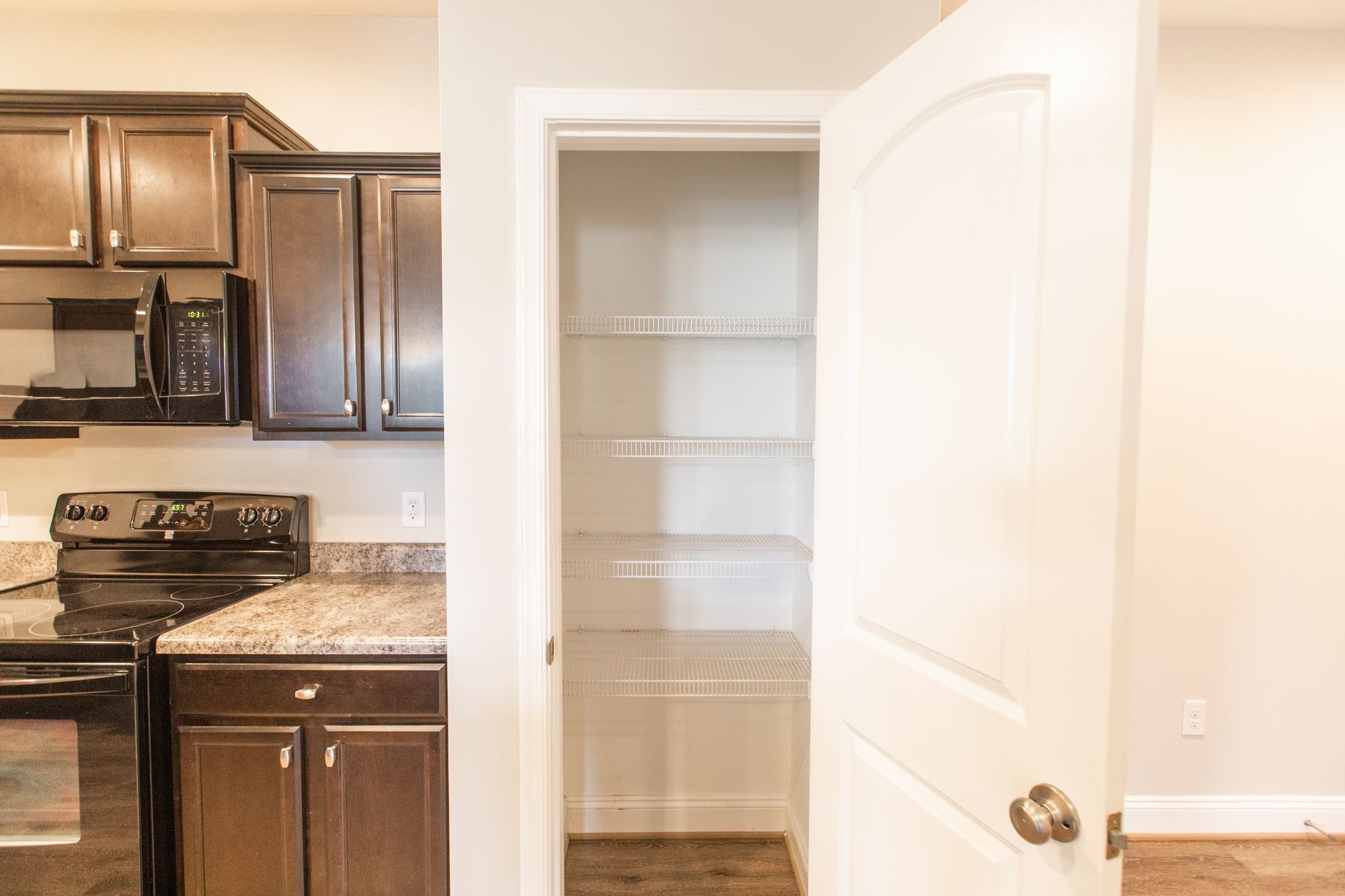Kitchen pantry