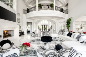 Maximalism and Minimalism Styles