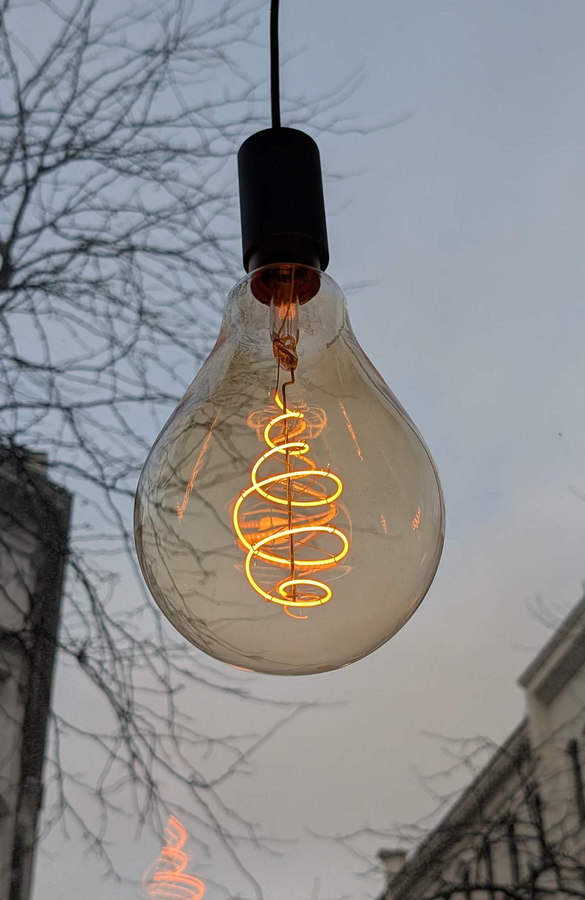 Lampe mit spiral-LED Licht