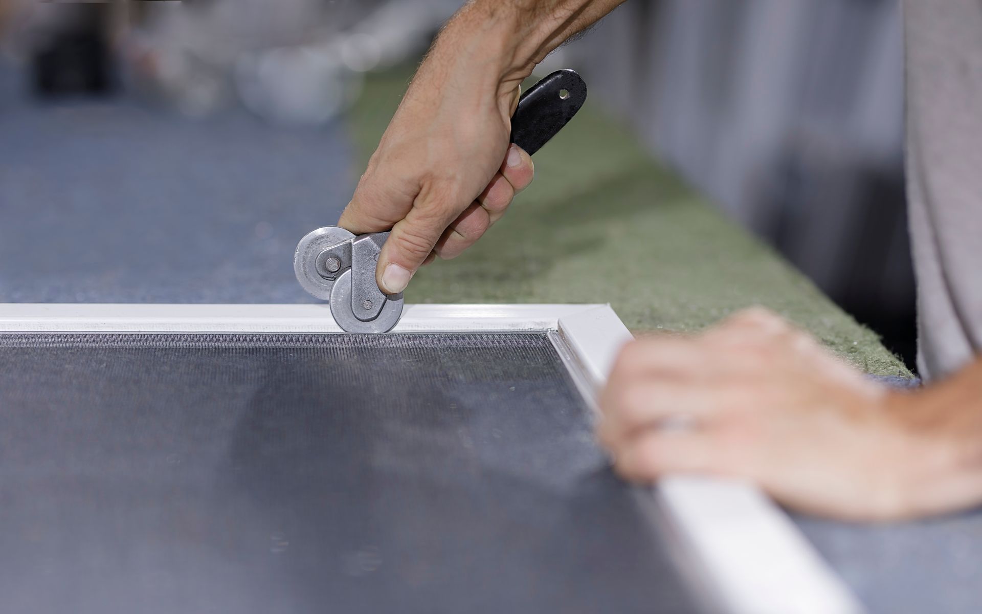 Screen enclosure repair