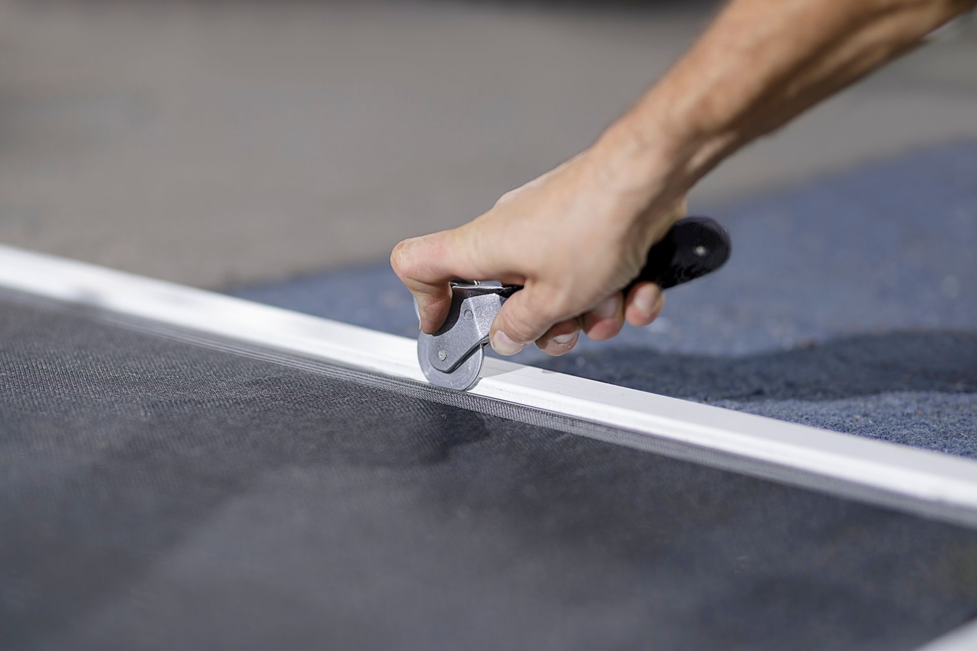 Cutting the screen