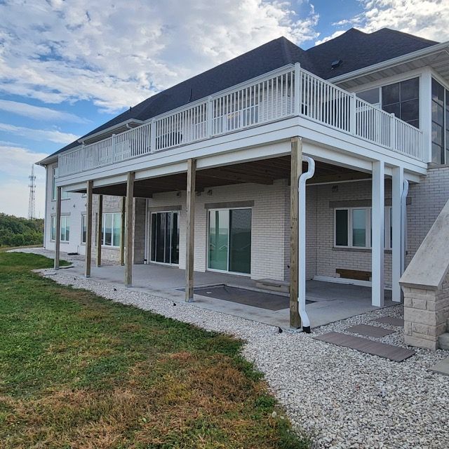 Newly built deck on a home in Bellevue, IA by Cummings Construction