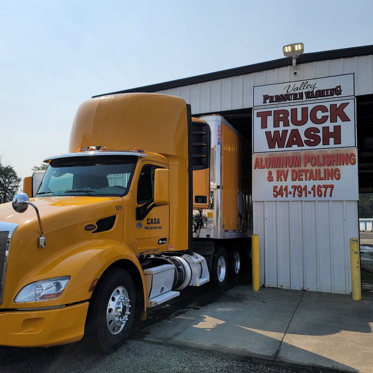 Tractor Trailer Washing Service in Oregon