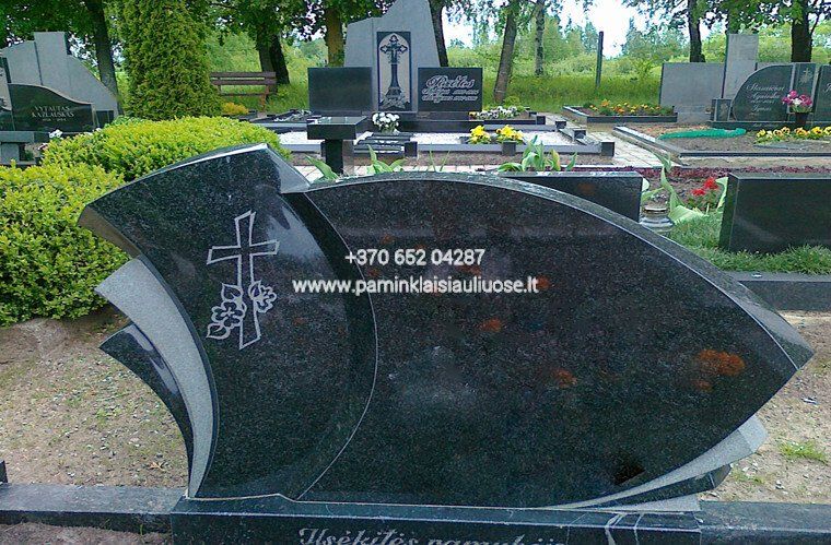 Akmenita, ĮI | 2 dalių paminklai