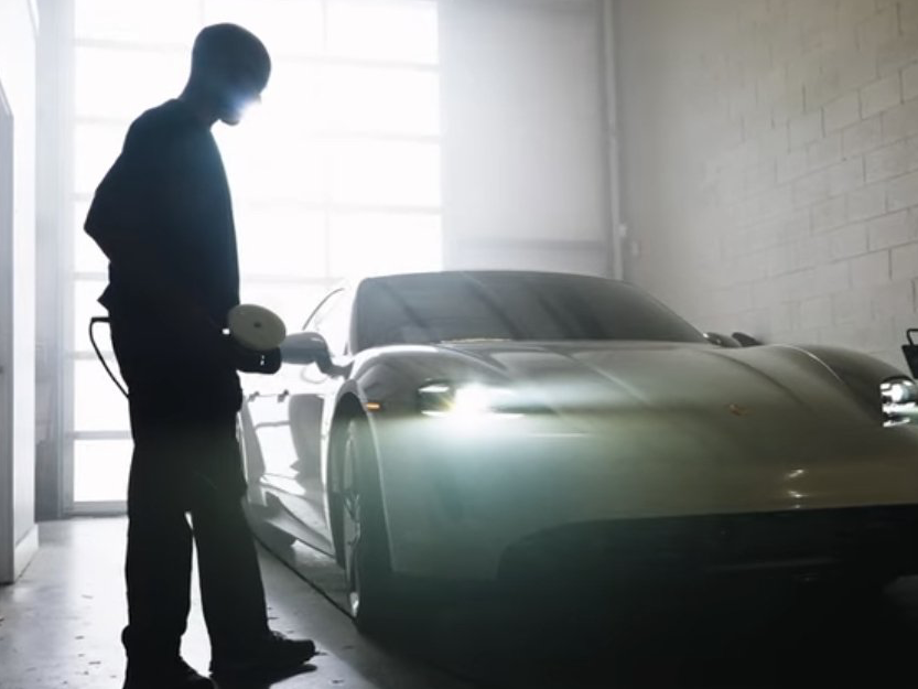 Detailer-Porsche-Taycan