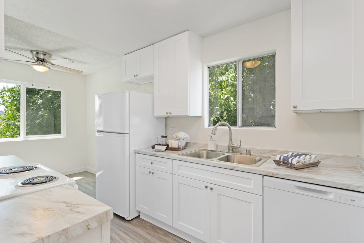 Oakleaf Apartment Homes Property Details