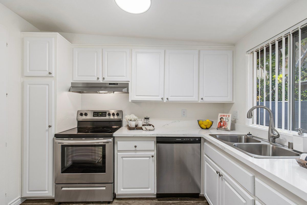 Clearbrook Lane property image of interior kitchen