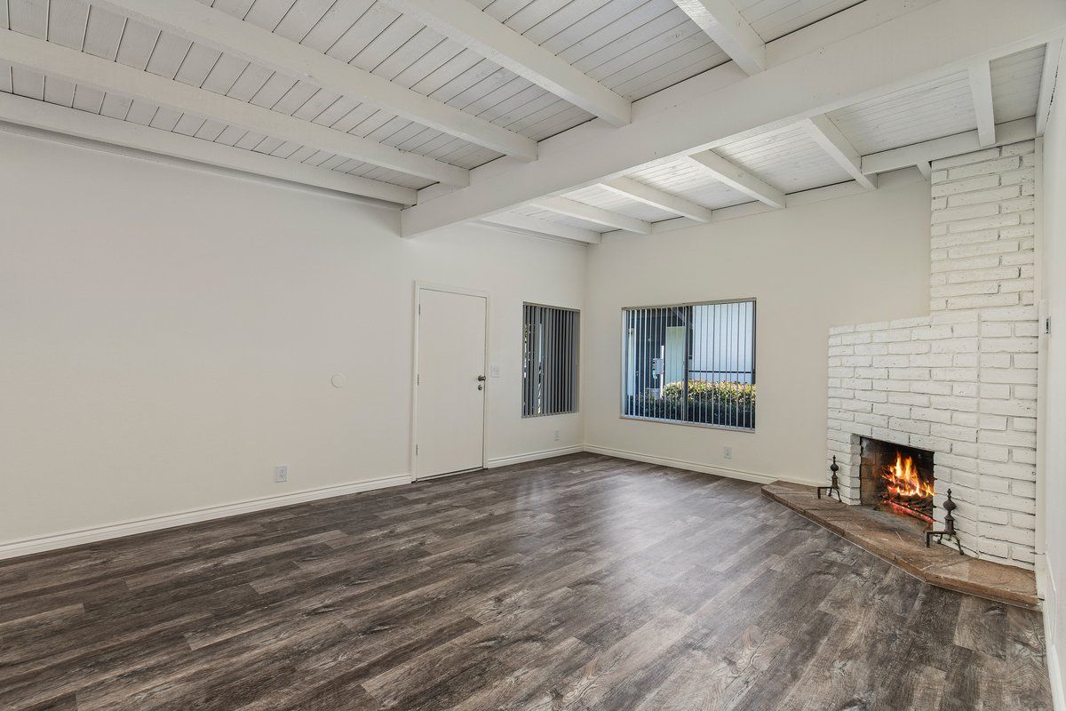 Clearbrook Lane property image of interior living room