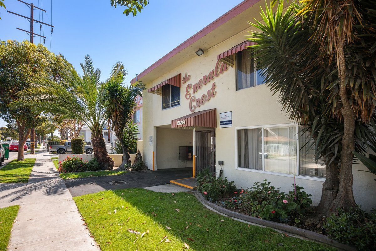Emerald Crest Apartment Property Image of exterior