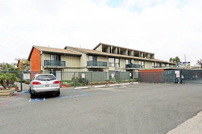 Regency West Apartments property image of exterior