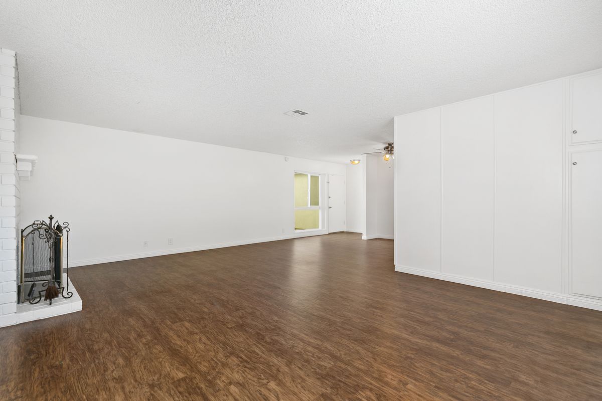 Ren Circle Apartments property photo of interior living room