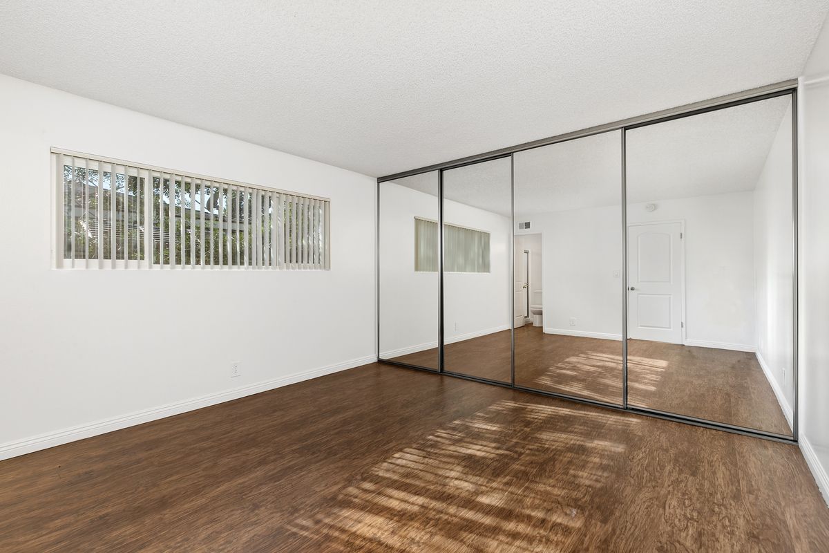 Ren Circle Apartments property photo of interior bedroom
