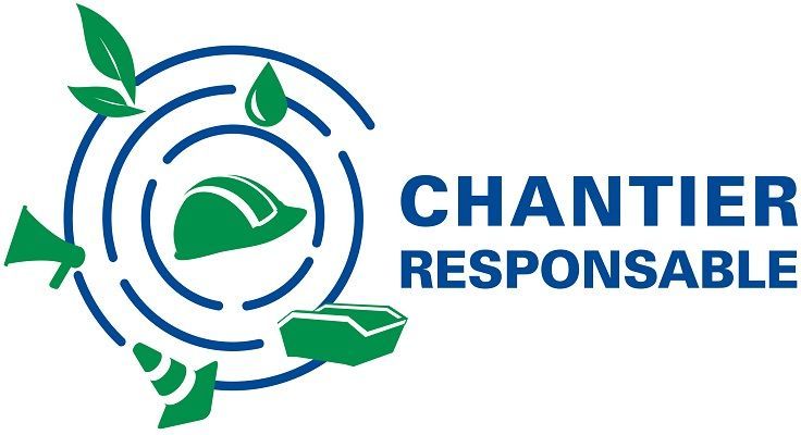 Logo « Chantier Responsable » en bleu et vert avec des feuilles entourant une icône centrale.