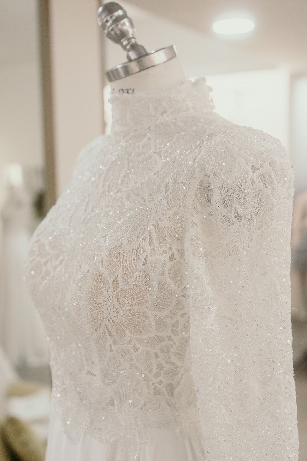 Abito da sposa ricamato a Milano di StileLibero Cerimonia