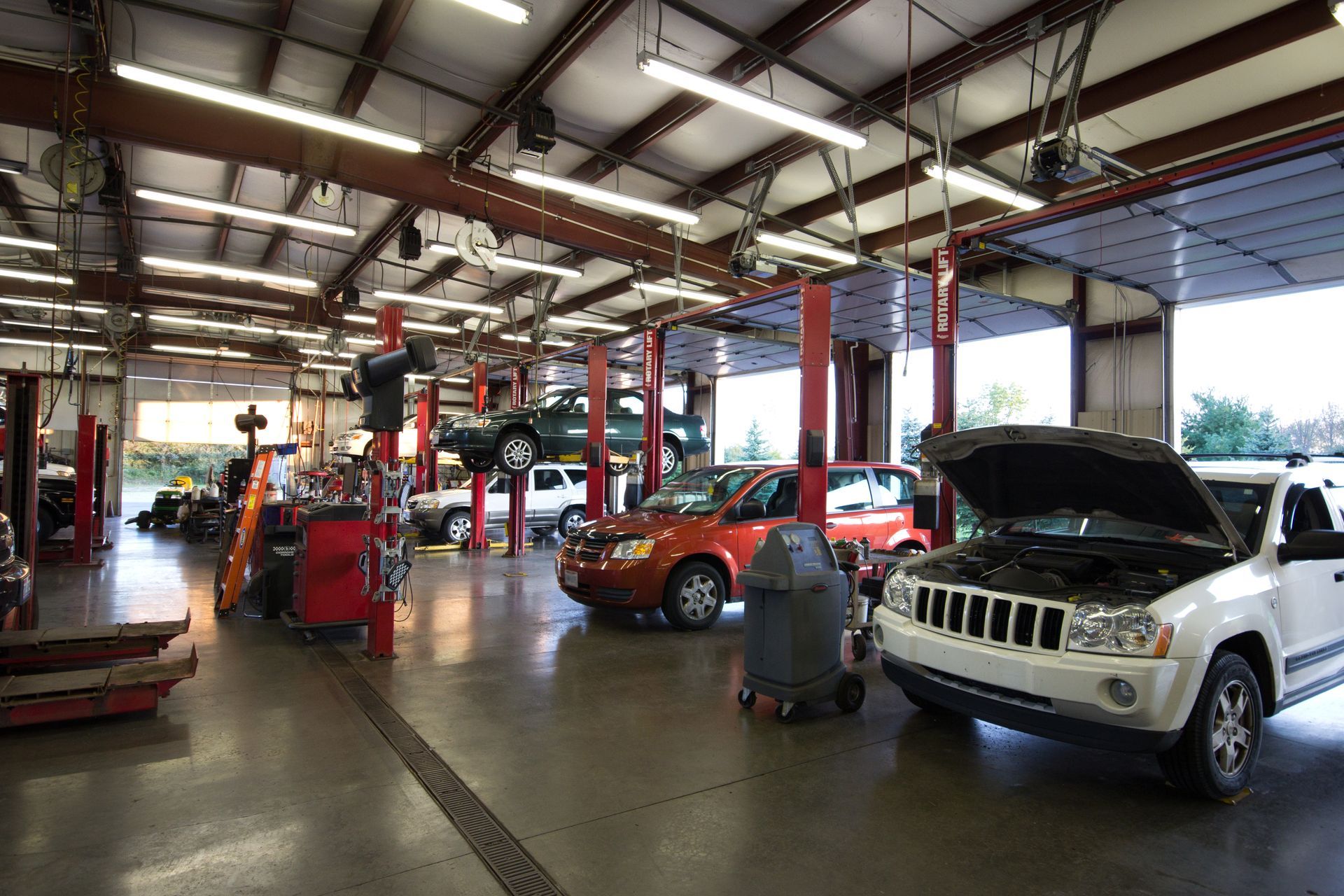 Inside Auto Shop | GT Tire & Automotive
