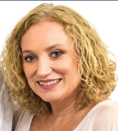 Psicóloga clínica, especialista em Terapia Familiar e de Casais e em Terapia Cognitivo-Comportamental, sendo professora e supervisora junto aos Cursos de Terapia Familiar e de Casais em Terapias Cognitivo-Comportamentais do InTCC- Ensino, Pesquisa e Atendimento Individual e Familiar, de Porto Alegre e de vários Estados do Brasil. Co-coordena o Ambulatório e o Curso de Especialização em TCC na Infância e Adolescência dessa instituição. Adriana é certificada pela EMDRIA – International Association – e membro da EMDR-Brasil. Coautora dos livros Trabalhando com crianças e suas famílias – Casos clínicos ilustrados” (2010). Trabalhando com crianças e suas famílias: Histórias Terapêuticas (2012) “De minha boca saem cobras e lagartos”; “A menina Aprisionada” (2013); “A disputa dos pensamentos” (2015) “A Derrota dos Medos” (2016); “Toninho e a Poção da Falsa Felicidade” (2016); “Tocmínio” (2017); “O menino tecnológico (2018)” e “O menino que não podia chorar (2019)”.