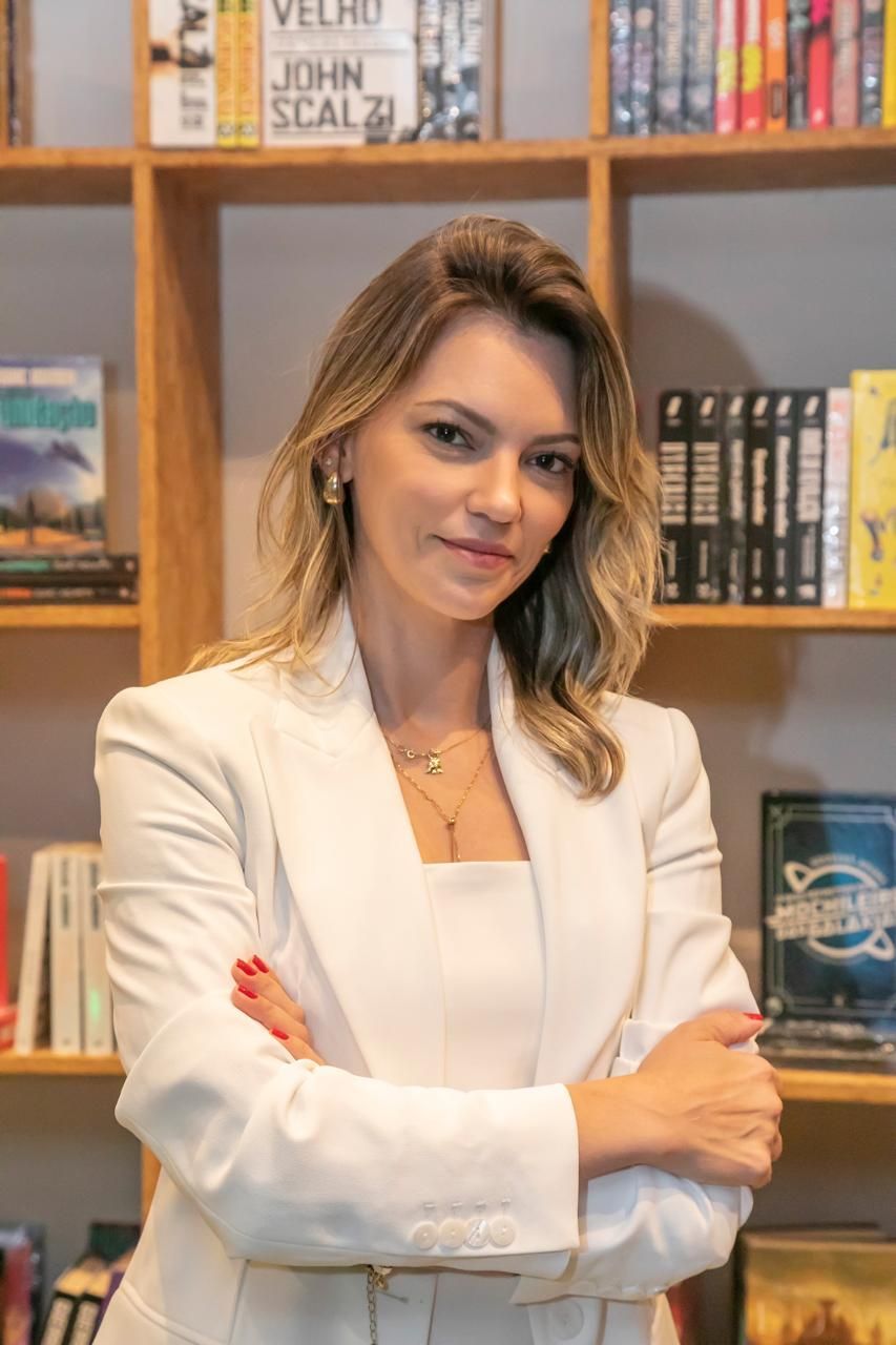 Doutora em Psicologia pela PUCRS. Docente da graduação e do Programa de Pós-graduação em Psicologia da PUCRS. Membro da Diretoria da Federação Brasileira de Terapias Cognitivas (FBTC) e da Federación Latinoamericana de Psicoterapias Cognitivas y Conductuales (ALAPCCO). Coordenadora do Grupo de Pesquisa “Psicologia, Saúde e Internet” (GPPSI-PUCRS). Membro da Divisão 46 da APA - Society for Media Psychology and Technology