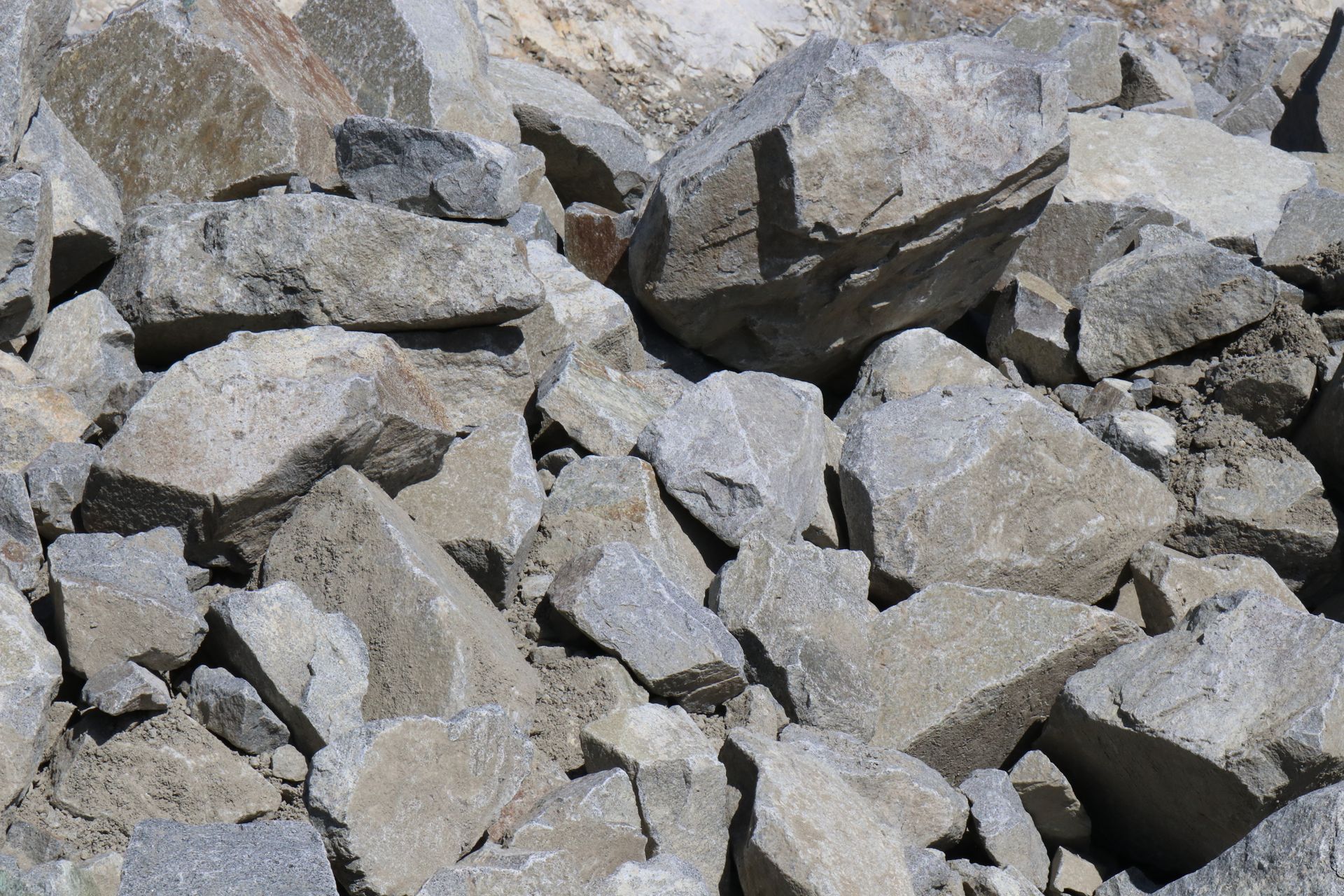 36 inch minus rock