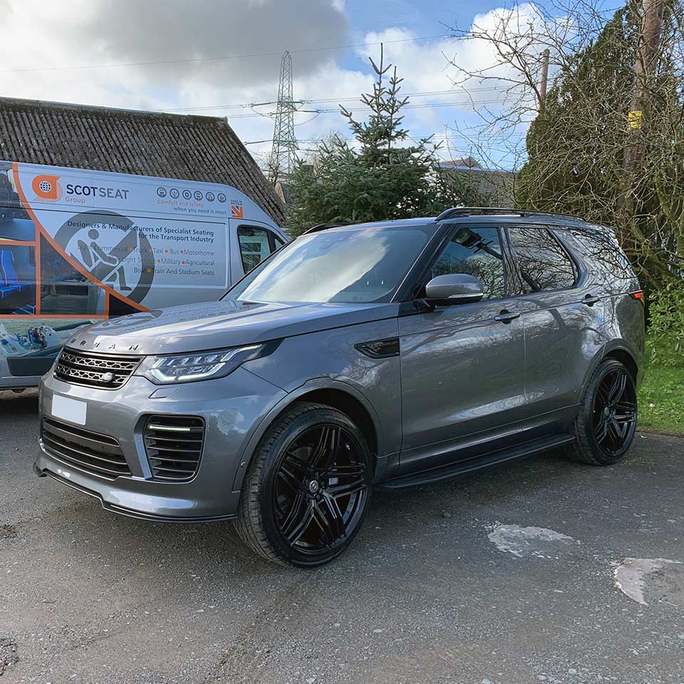 Land rover discovery 5
