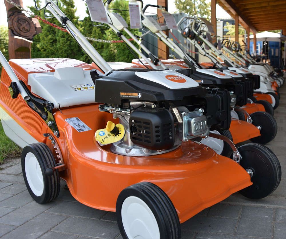 Rasenmäher von Poppenberg Gartentechnik
