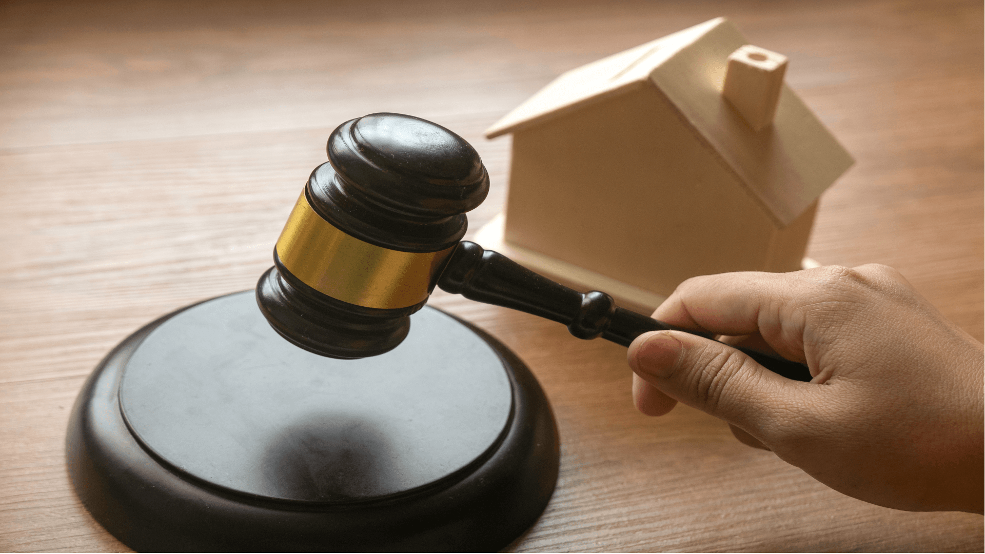 Judge with gavel giving breakdown of NM Construction Law