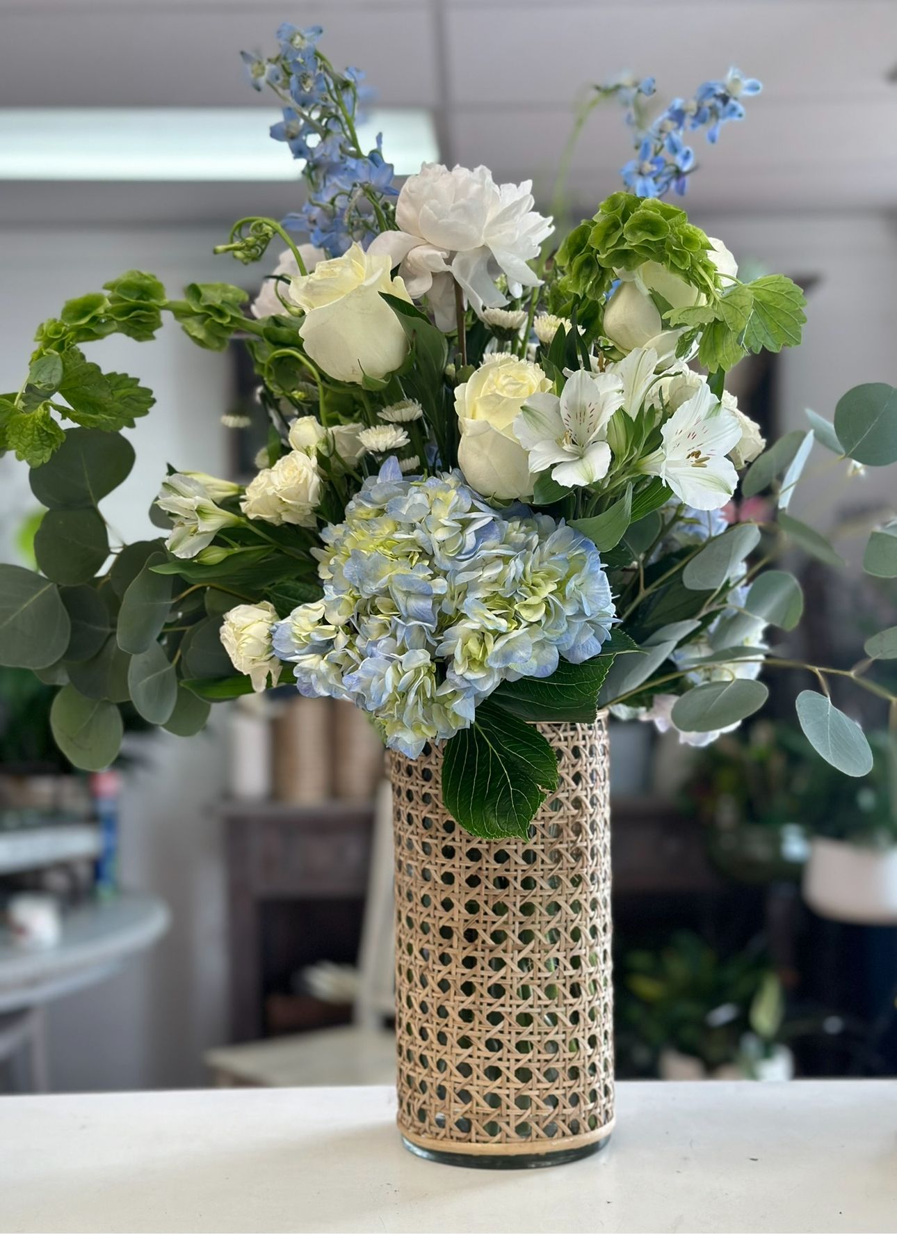 Coastal Elegance Blue & White Garden 