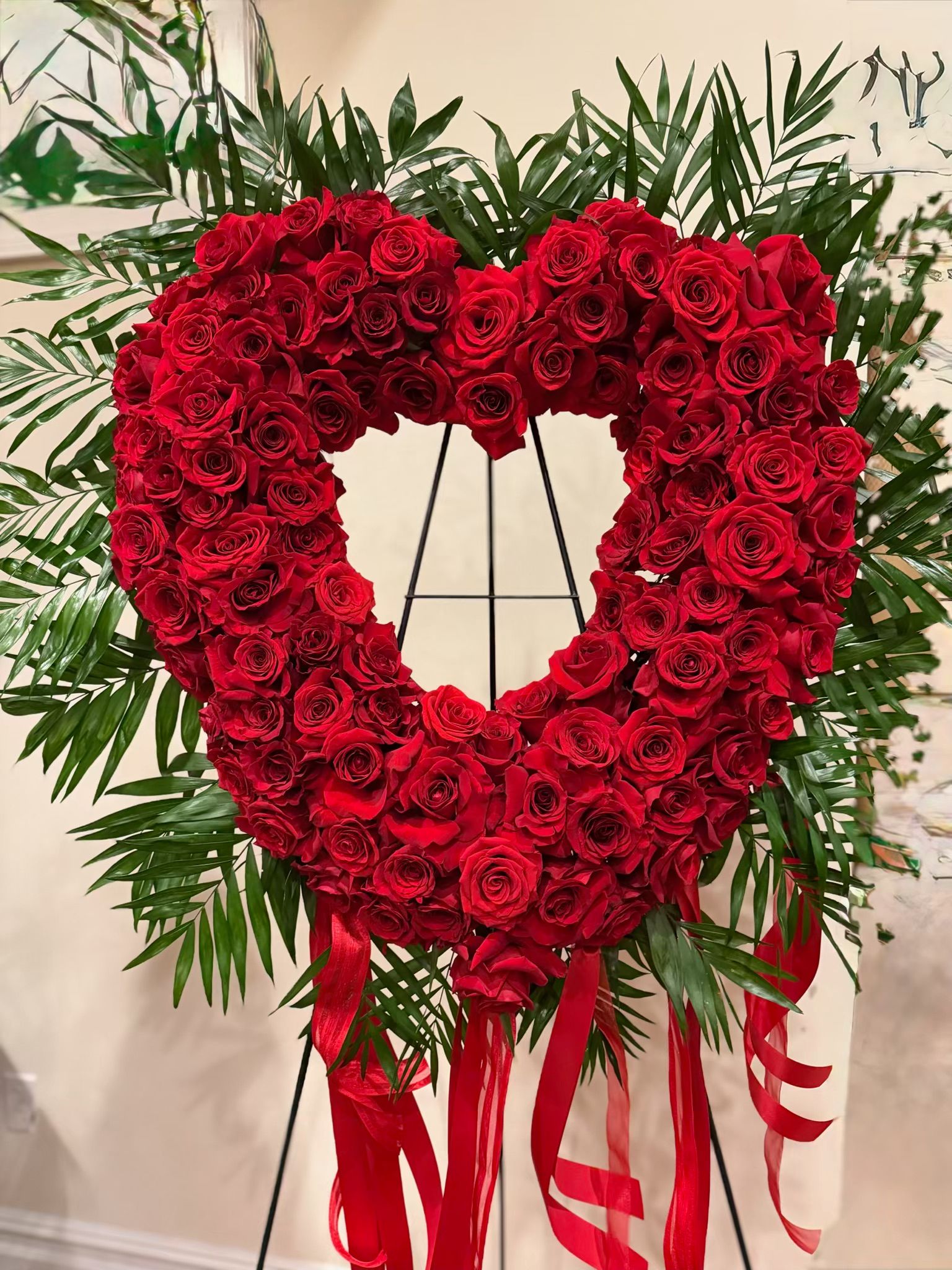 Standing Heart Roses Heart Love Cup with Red Roses