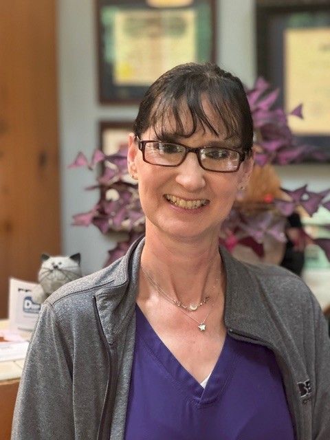 Leslie Surwillo - Vet Assistant