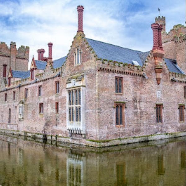 Picture of an old building/estate