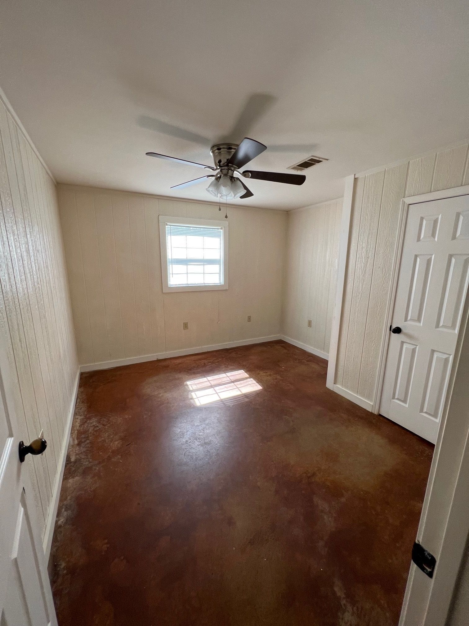 Bedroom for rent apartment Meridian MS