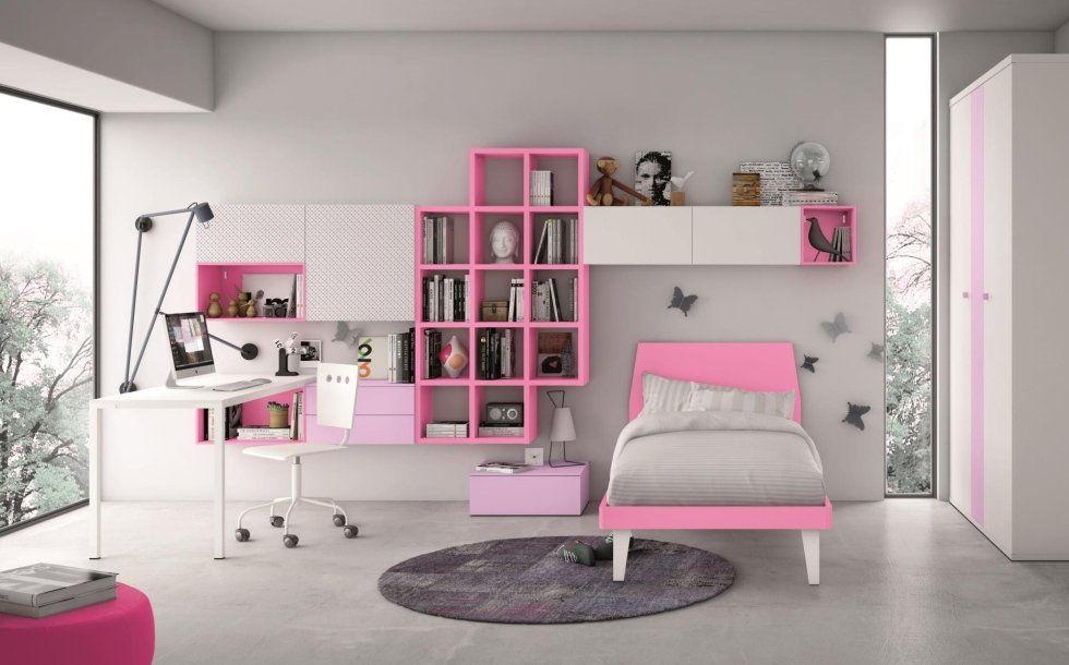 cameretta in tonalità rosa e bianco