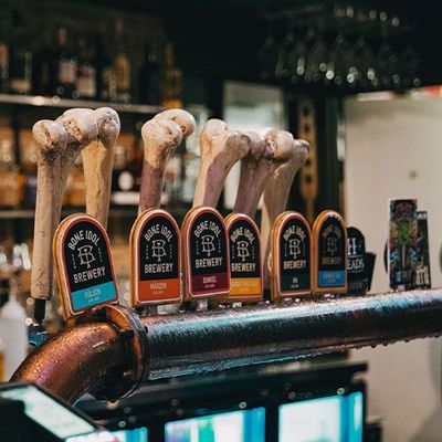 BONE IDOL BREWERY BAR TAPS