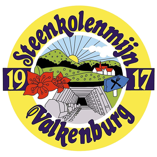 Logo voor Steenkolenmijn Valkenburg, met een mijningang, heuvels, bloemen en het jaartal 1917 in een gele cirkel.