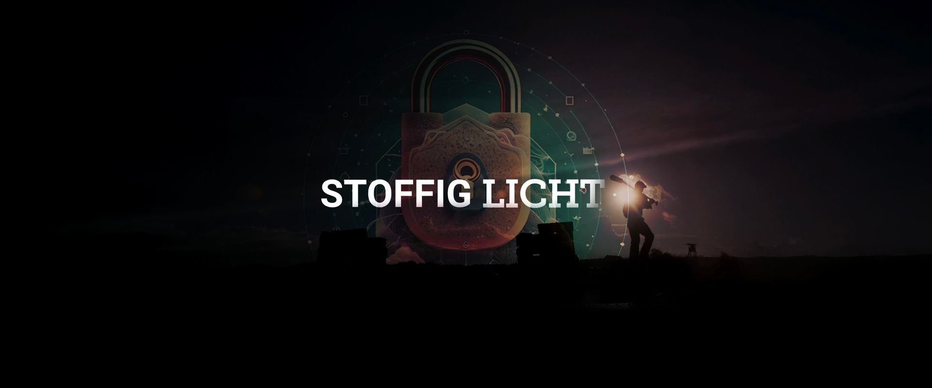 Een groot, verroest hangslot gloeit tegen een donker, stoffig landschap met de tekst 