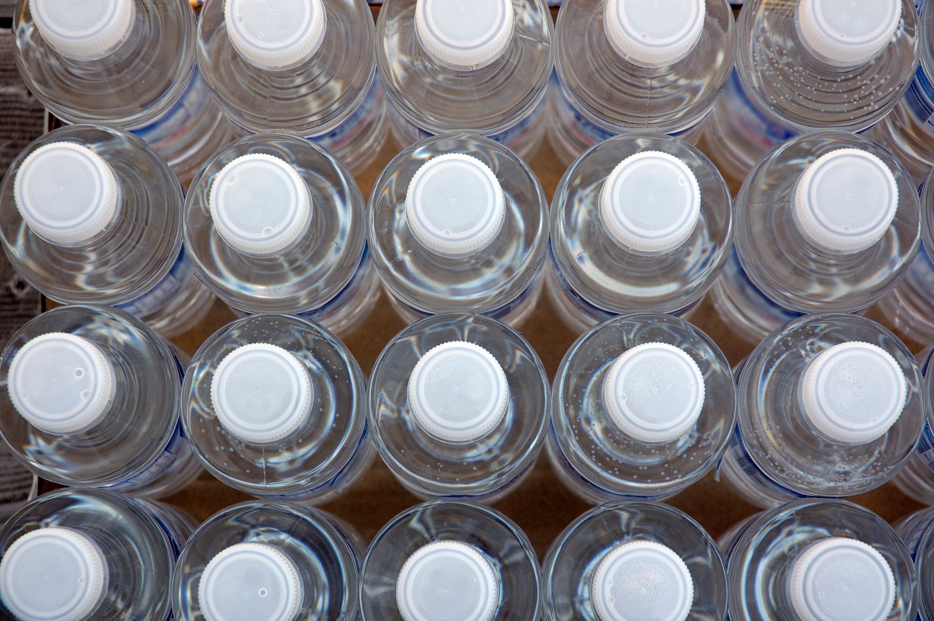 AGUA PURIFICADA DE LAS MONTAÑAS - AGUA DE CALIDAD