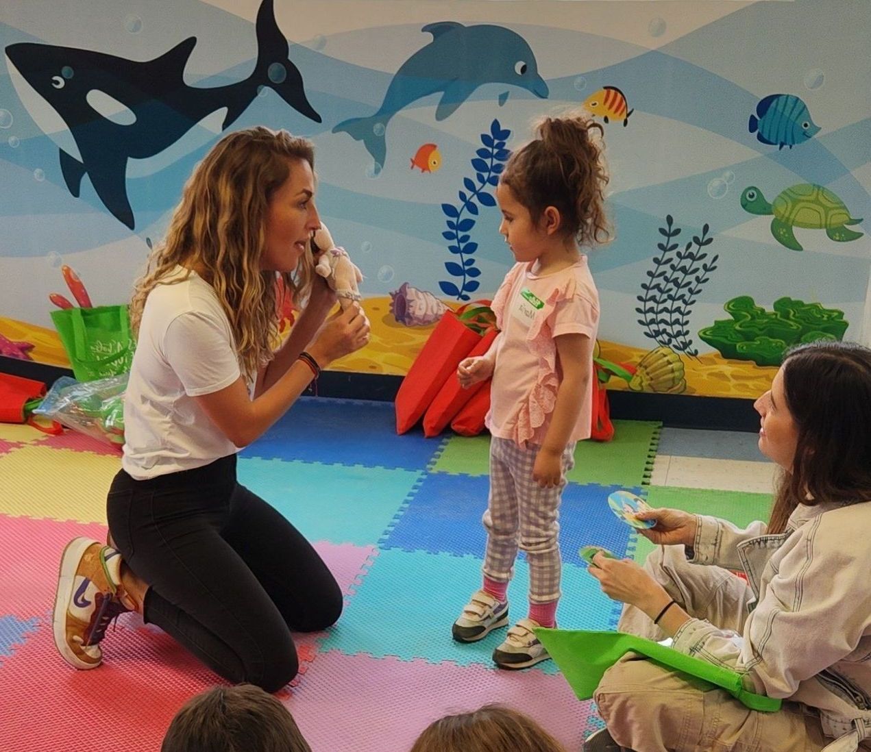 En el taller mi semáforo, se enseña a conectar con su cuerpo, a prevenir, detectar, detener y comunicar un abuso sexual