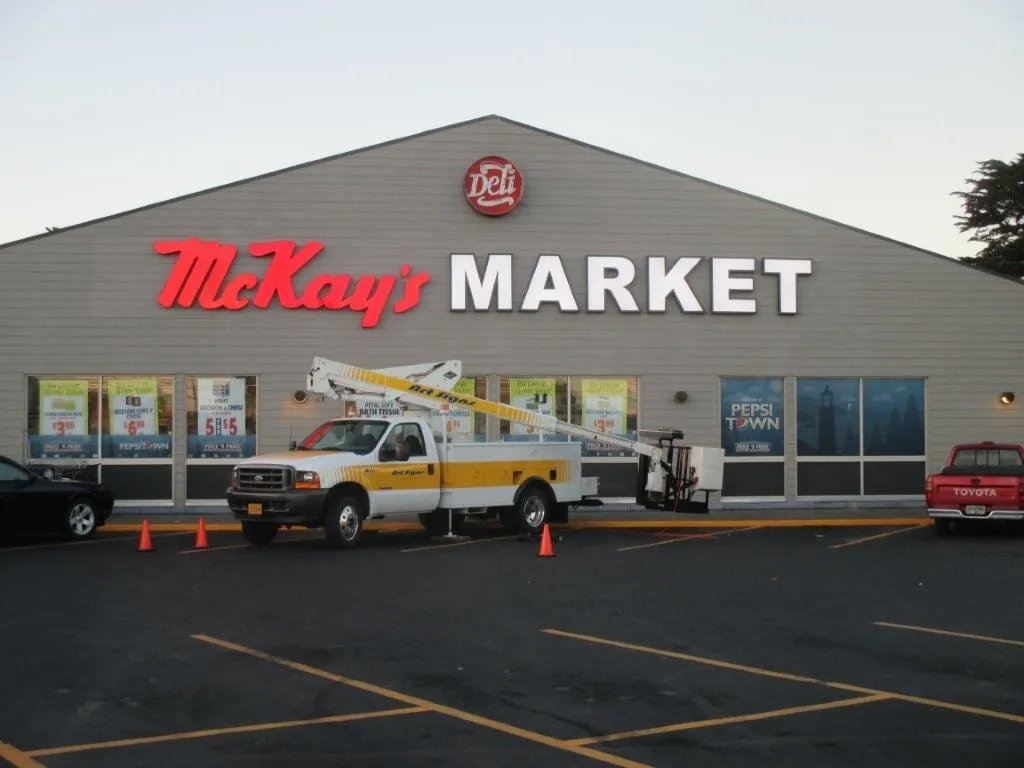 Crane Work Services Coos Bay, OR Art Signs, Inc.